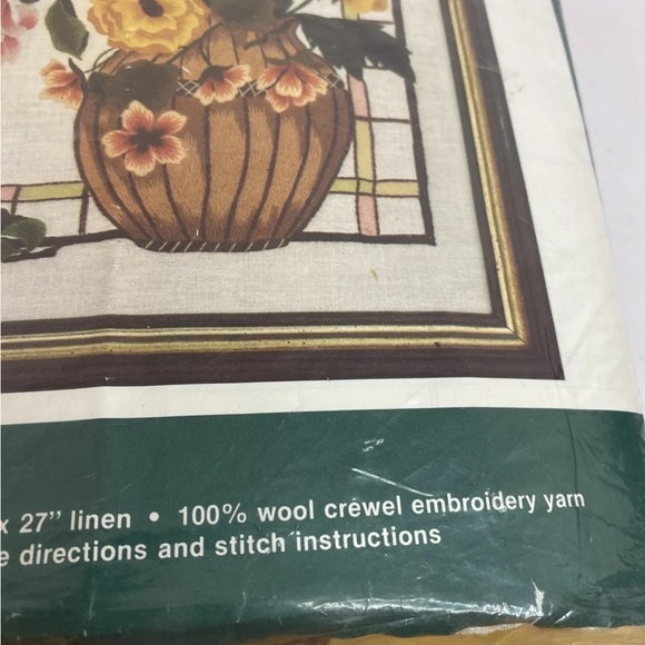 Elsa Williams STAINED GLASS FLORAL Vintage Crewel Embroidery Kit Vase Flowers - Picture 5 of 7